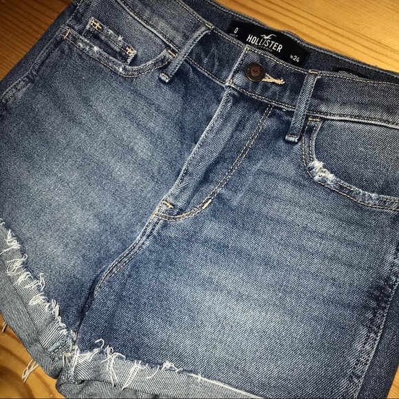 NWOT Hollister Ultra High Rise Short - Picture 2 of 5